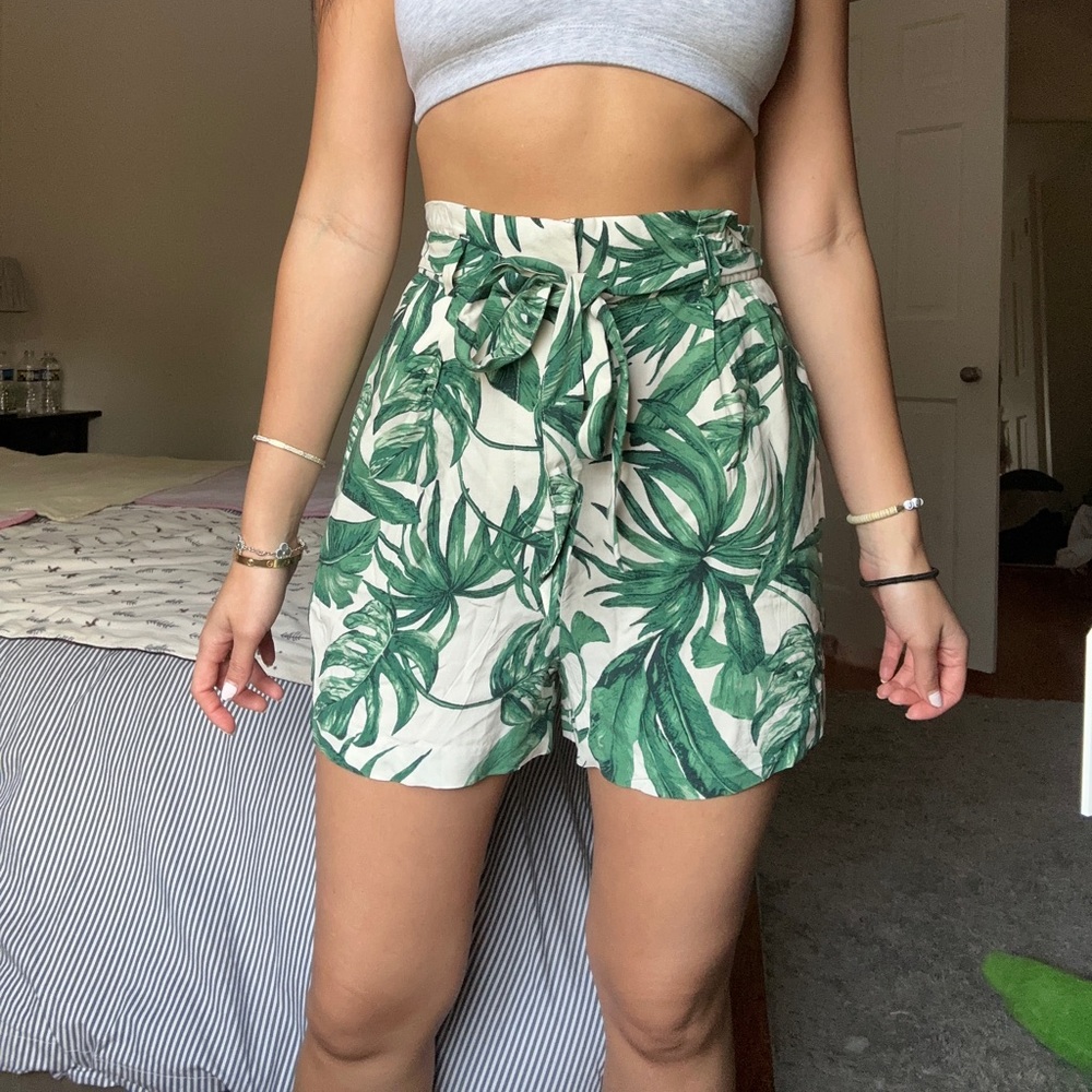 Brand new H&M tropical shorts